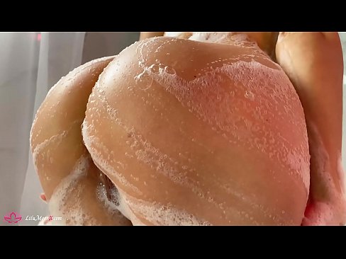 ❤️ Brunette Akuseweretsa maliseche ndi Vibrator mpaka Intense Orgasm mu Shower pa ife ❌❤